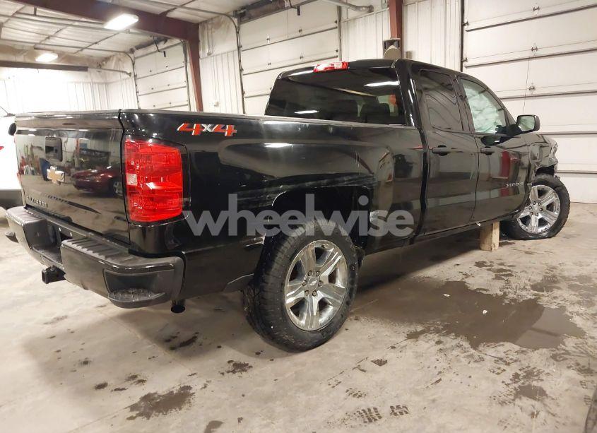 Photo 4 of 2018 Chevrolet Silverado 1500 CUSTOM (VIN 1GCVKPEC2JZ367846)