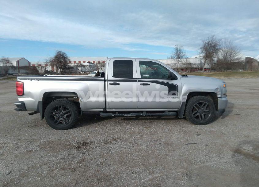 Photo 13 of 2017 Chevrolet Silverado 1500 CUSTOM (VIN 1GCVKPEC3HZ275364)