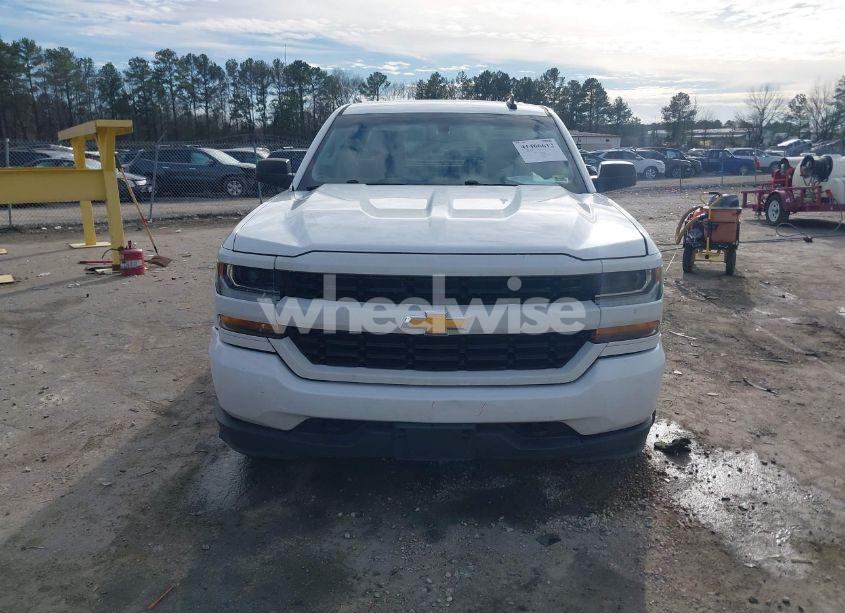 Photo 12 of 2018 Chevrolet Silverado 1500 CUSTOM (VIN 1GCVKPEC3JZ112283)