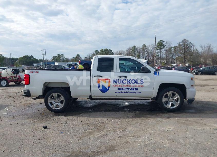 Photo 13 of 2018 Chevrolet Silverado 1500 CUSTOM (VIN 1GCVKPEC3JZ112283)