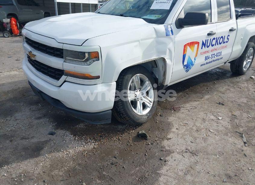 Photo 6 of 2018 Chevrolet Silverado 1500 CUSTOM (VIN 1GCVKPEC3JZ112283)