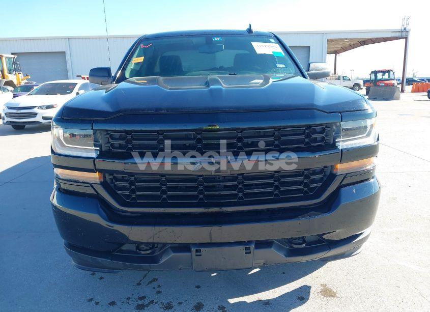 Photo 12 of 2018 Chevrolet Silverado 1500 CUSTOM (VIN 1GCVKPEC3JZ254536)