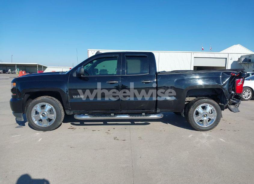 Photo 14 of 2018 Chevrolet Silverado 1500 CUSTOM (VIN 1GCVKPEC3JZ254536)