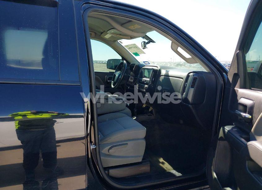 Photo 5 of 2018 Chevrolet Silverado 1500 CUSTOM (VIN 1GCVKPEC3JZ254536)