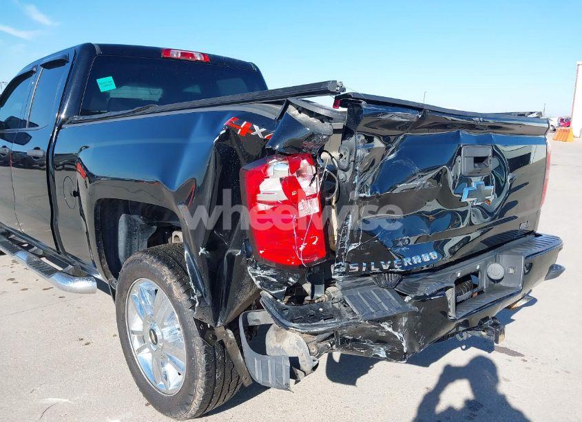 Photo 6 of 2018 Chevrolet Silverado 1500 CUSTOM (VIN 1GCVKPEC3JZ254536)