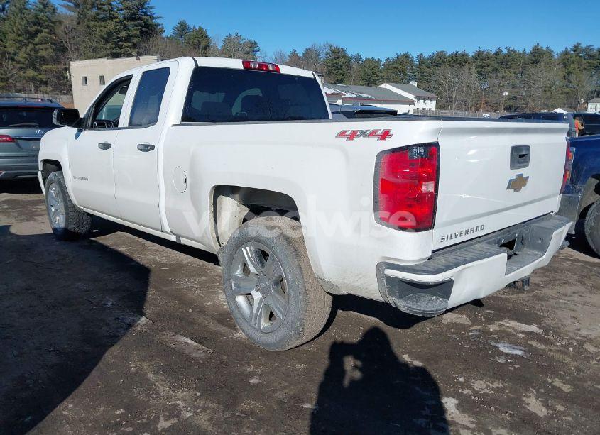 Photo 3 of 2016 Chevrolet Silverado 1500 CUSTOM (VIN 1GCVKPEC4GZ171920)