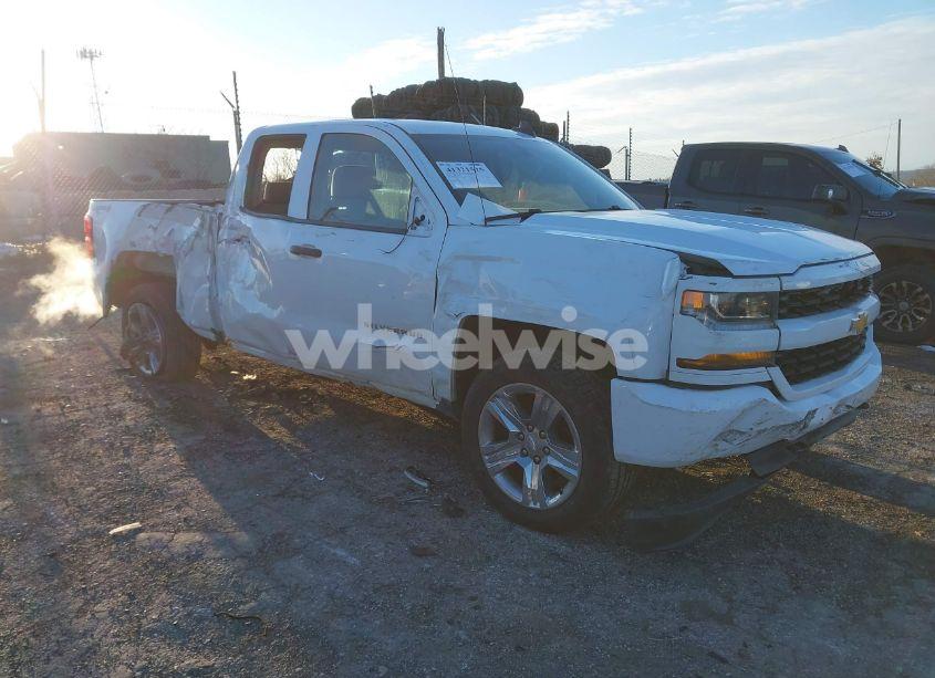 2016 Chevrolet Silverado 1500 CUSTOM (VIN 1GCVKPEC4GZ325851) main photo