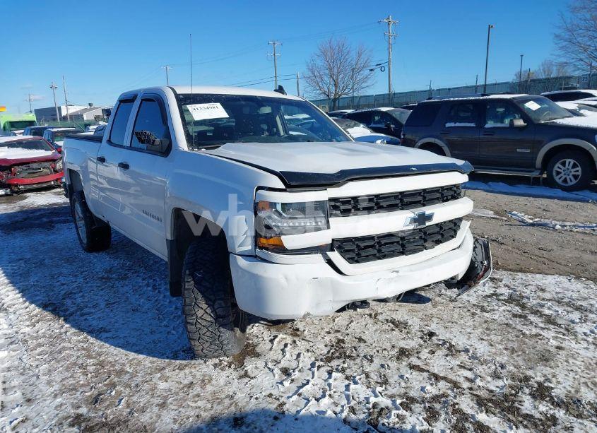 2018 Chevrolet Silverado 1500 CUSTOM (VIN 1GCVKPEC4JZ288551) main photo