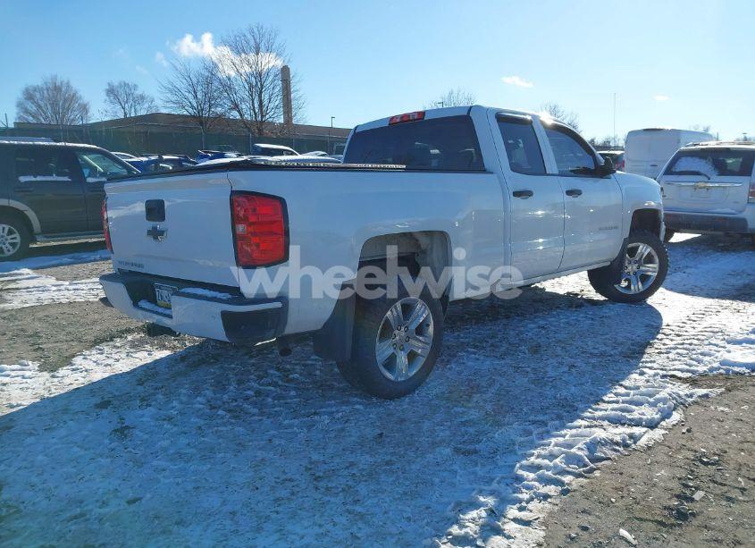 Photo 4 of 2018 Chevrolet Silverado 1500 CUSTOM (VIN 1GCVKPEC4JZ288551)