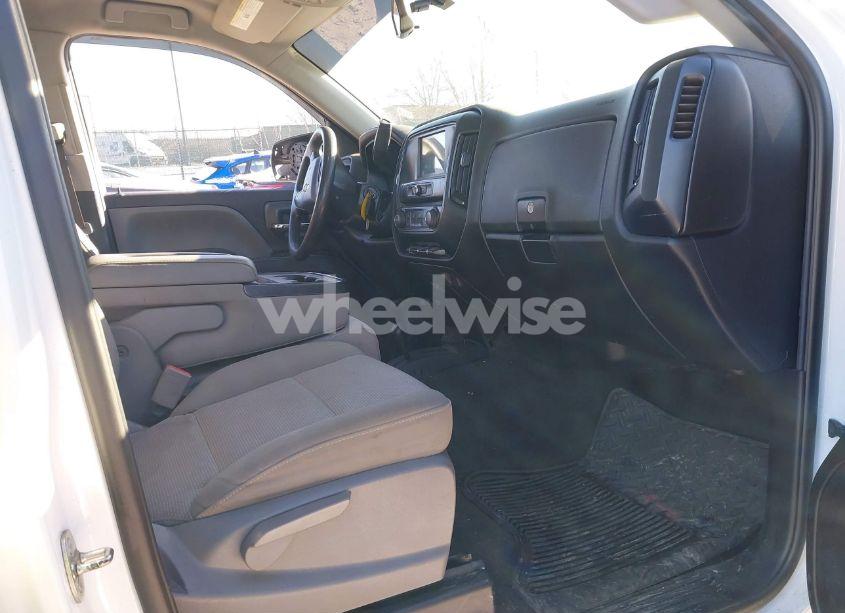 Photo 5 of 2018 Chevrolet Silverado 1500 CUSTOM (VIN 1GCVKPEC4JZ288551)