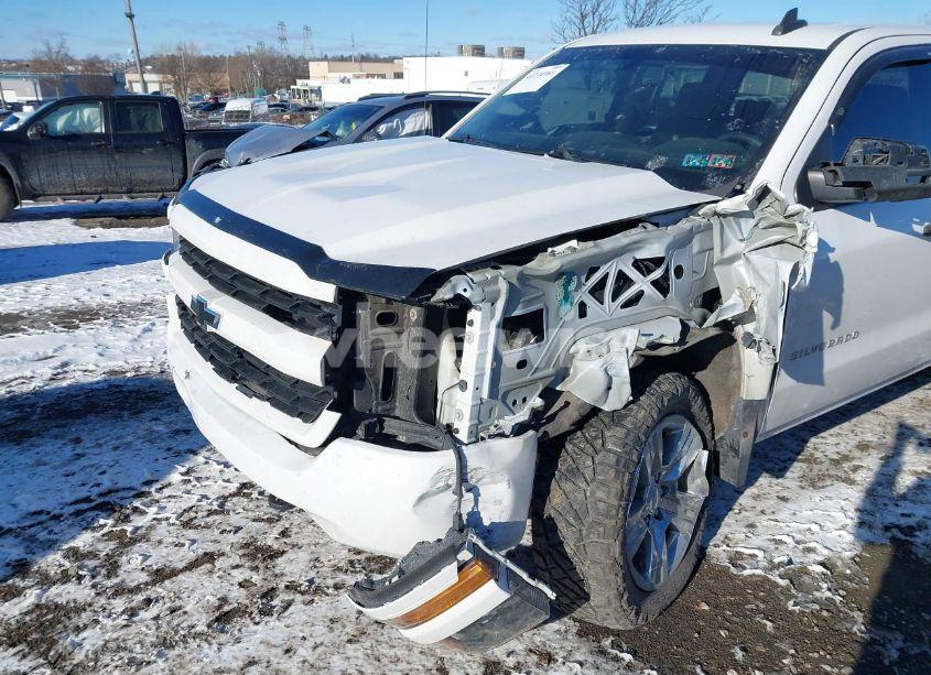 Photo 6 of 2018 Chevrolet Silverado 1500 CUSTOM (VIN 1GCVKPEC4JZ288551)