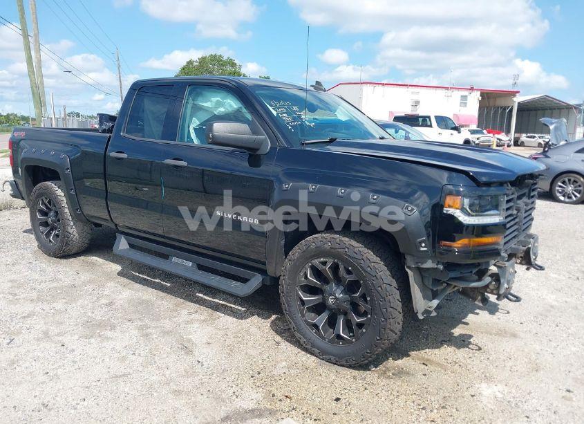 2017 Chevrolet Silverado 1500 CUSTOM (VIN 1GCVKPEC5HZ197427) main photo