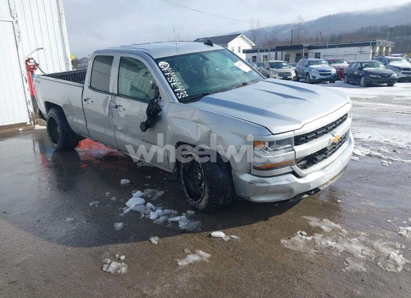 2018 Chevrolet Silverado 1500 CUSTOM (VIN 1GCVKPEC5JZ377139) main photo