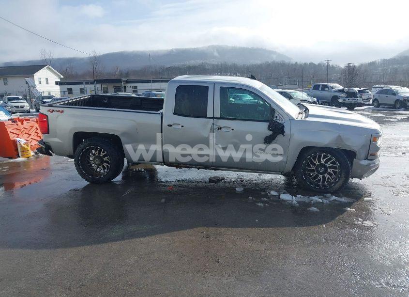 Photo 13 of 2018 Chevrolet Silverado 1500 CUSTOM (VIN 1GCVKPEC5JZ377139)