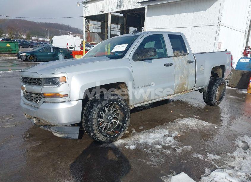 Photo 2 of 2018 Chevrolet Silverado 1500 CUSTOM (VIN 1GCVKPEC5JZ377139)