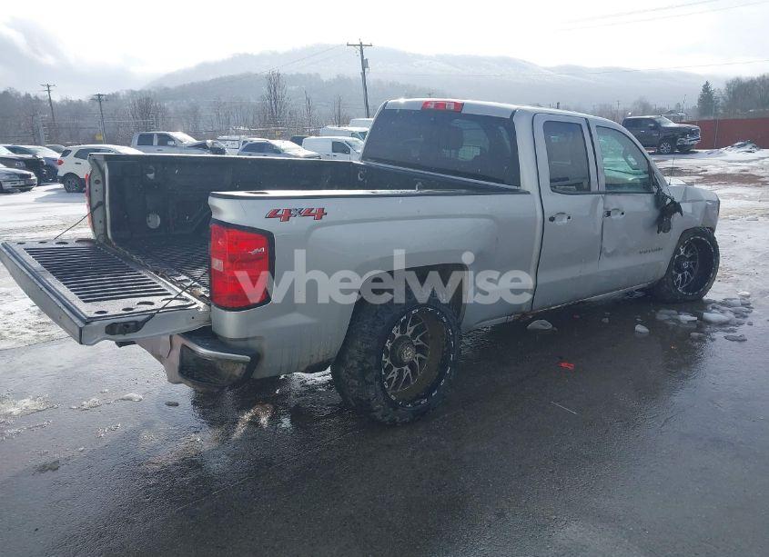 Photo 4 of 2018 Chevrolet Silverado 1500 CUSTOM (VIN 1GCVKPEC5JZ377139)