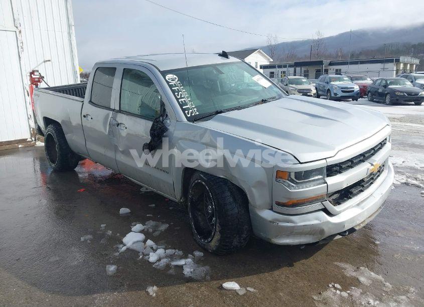 Photo 6 of 2018 Chevrolet Silverado 1500 CUSTOM (VIN 1GCVKPEC5JZ377139)