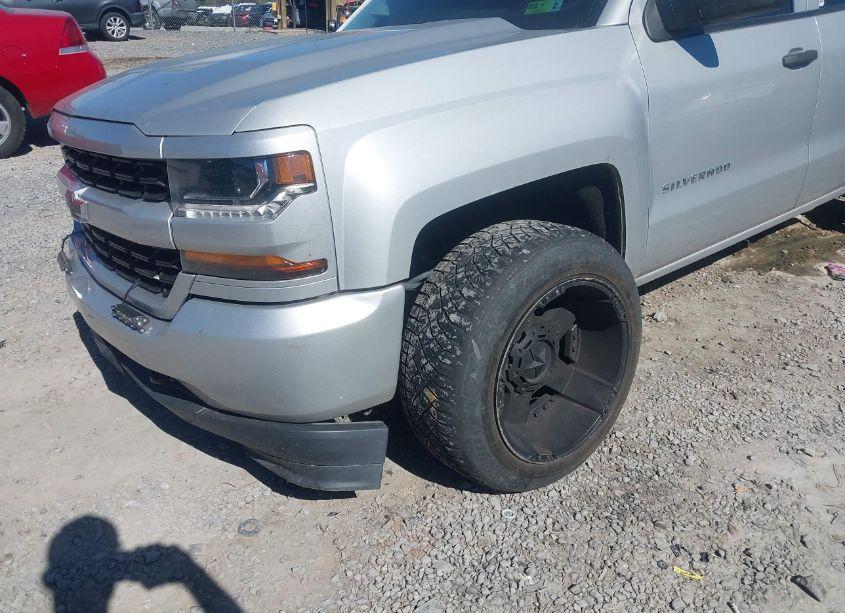 Photo 6 of 2017 Chevrolet Silverado 1500 CUSTOM (VIN 1GCVKPEC6HZ327084)