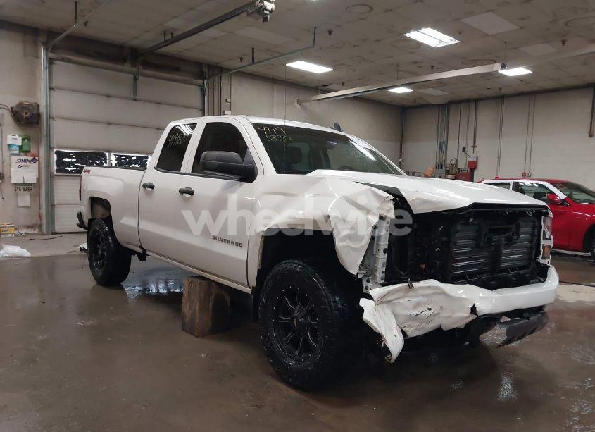 2018 Chevrolet Silverado 1500 CUSTOM (VIN 1GCVKPEC6JZ265403) main photo