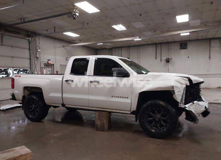 Photo 14 of 2018 Chevrolet Silverado 1500 CUSTOM (VIN 1GCVKPEC6JZ265403)