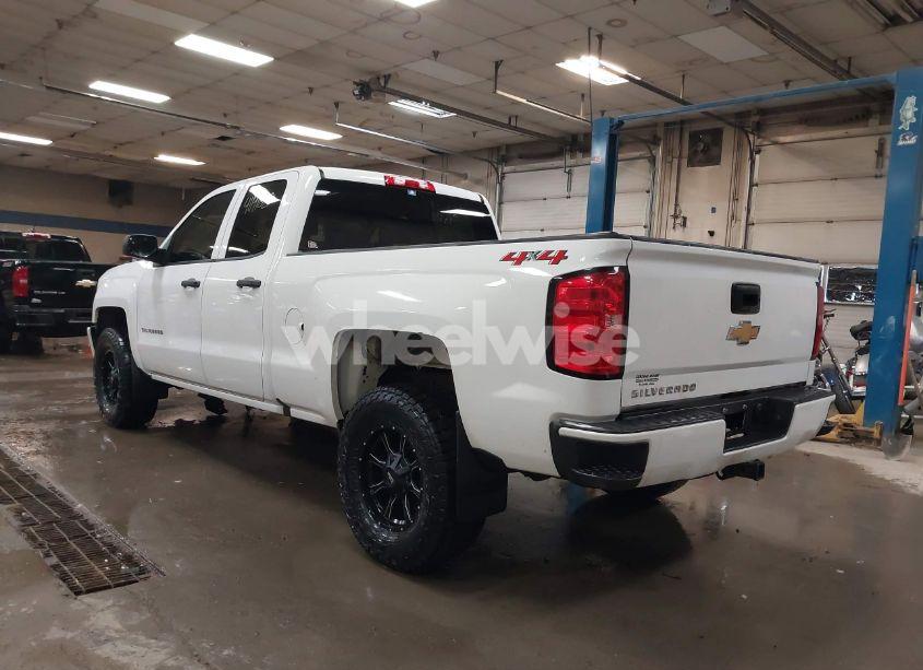 Photo 3 of 2018 Chevrolet Silverado 1500 CUSTOM (VIN 1GCVKPEC6JZ265403)