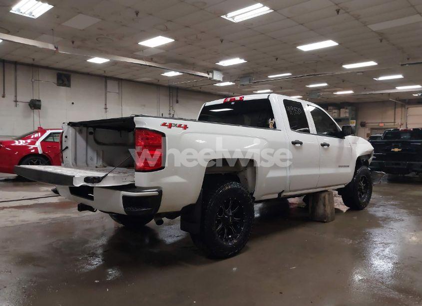 Photo 4 of 2018 Chevrolet Silverado 1500 CUSTOM (VIN 1GCVKPEC6JZ265403)