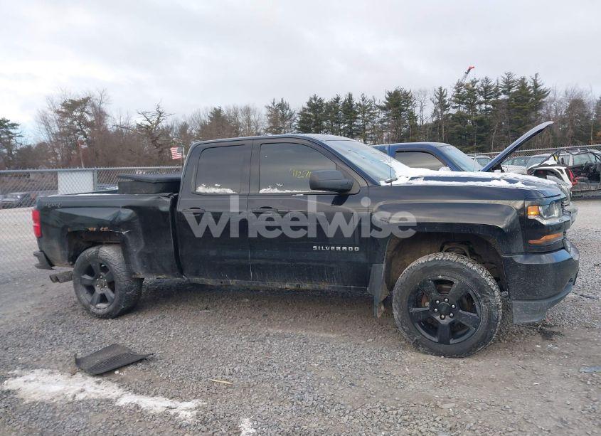 Photo 13 of 2017 Chevrolet Silverado 1500 CUSTOM (VIN 1GCVKPEC8HZ130935)