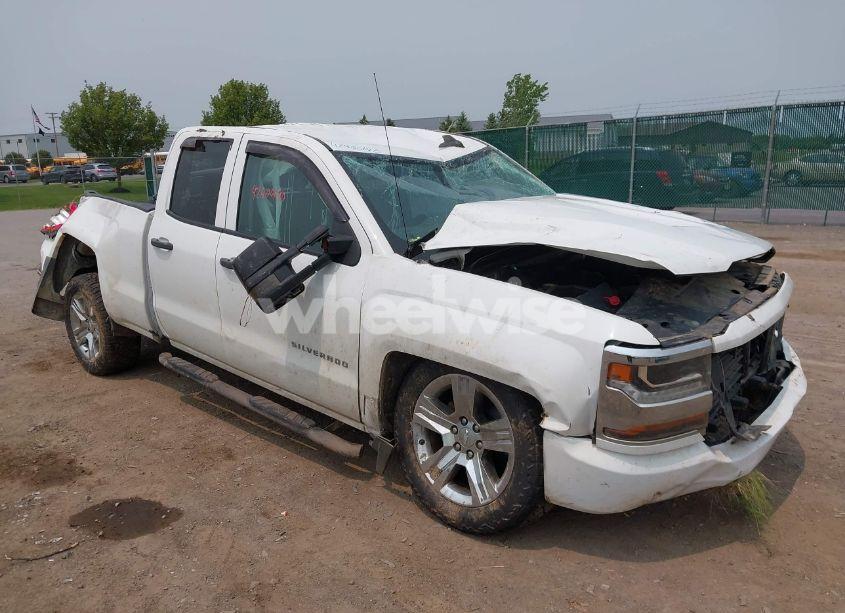 2018 Chevrolet Silverado 1500 CUSTOM (VIN 1GCVKPEC8JZ221757) main photo