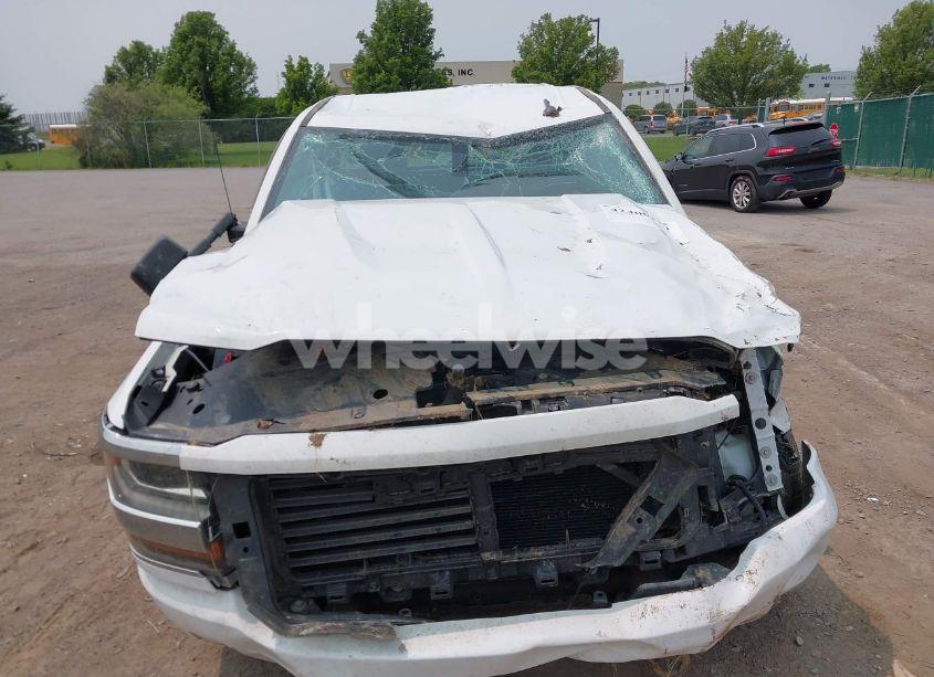 Photo 6 of 2018 Chevrolet Silverado 1500 CUSTOM (VIN 1GCVKPEC8JZ221757)