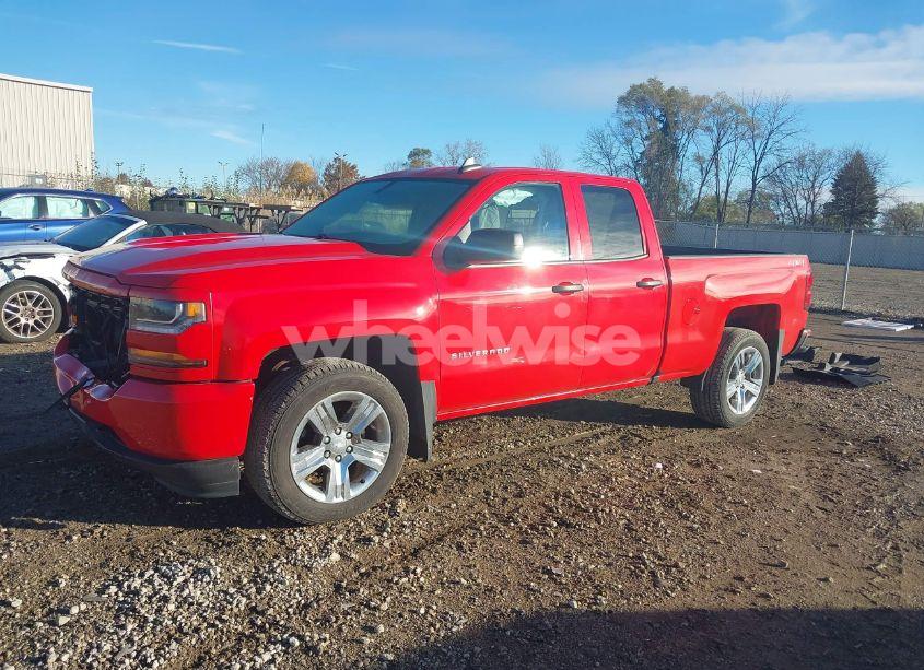 2018 Chevrolet Silverado 1500 CUSTOM (VIN 1GCVKPEC8JZ359086) main photo