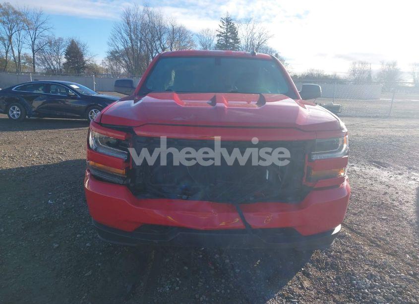 Photo 10 of 2018 Chevrolet Silverado 1500 CUSTOM (VIN 1GCVKPEC8JZ359086)