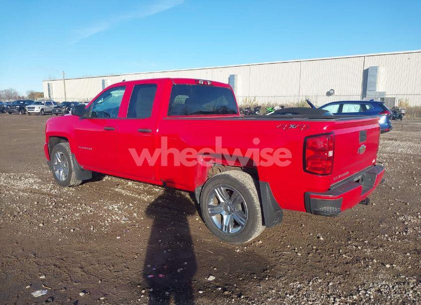 Photo 2 of 2018 Chevrolet Silverado 1500 CUSTOM (VIN 1GCVKPEC8JZ359086)