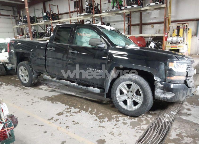 2018 Chevrolet Silverado 1500 CUSTOM (VIN 1GCVKPEC8JZ379855) main photo