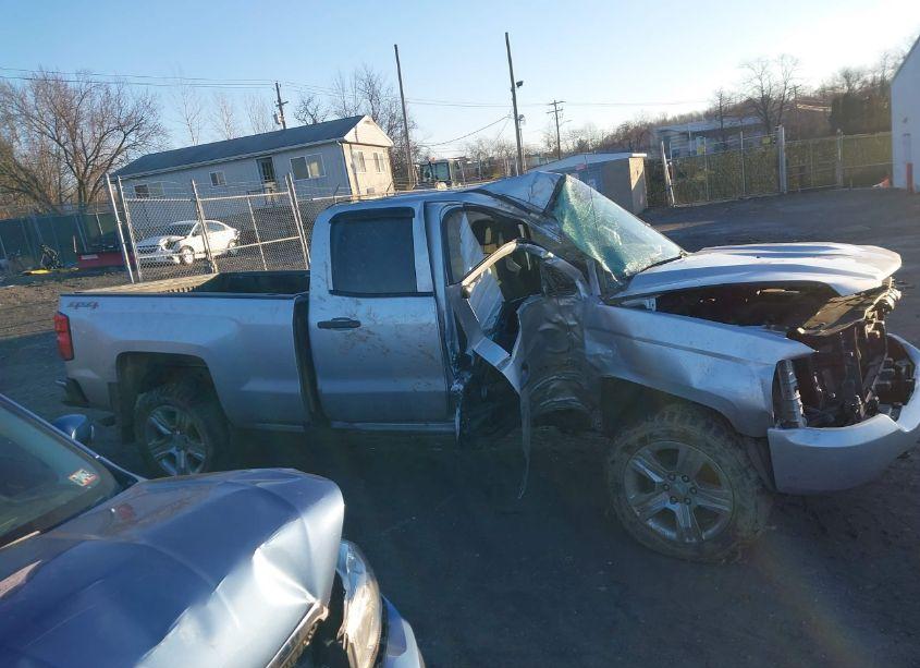 Photo 13 of 2016 Chevrolet Silverado 1500 CUSTOM (VIN 1GCVKPECXGZ244529)