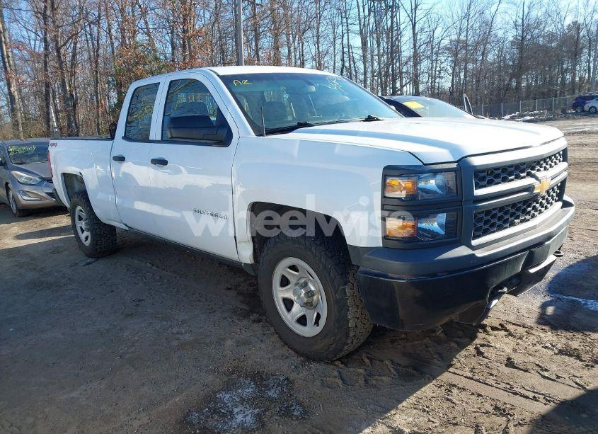 2015 Chevrolet Silverado 1500 WT (VIN 1GCVKPEH2FZ223796) main photo