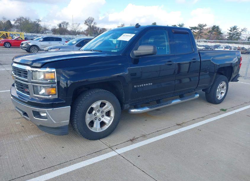 Photo 2 of 2014 Chevrolet Silverado 1500 2LT (VIN 1GCVKREC0EZ188495)