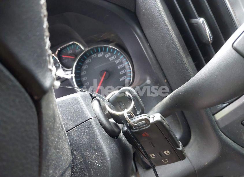 Photo 11 of 2015 Chevrolet Silverado 1500 2LT (VIN 1GCVKREC0FZ161525)