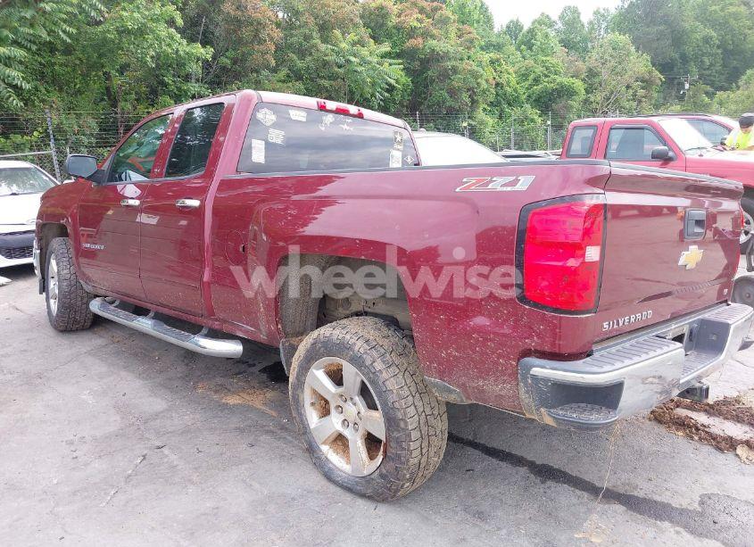 Photo 3 of 2015 Chevrolet Silverado 1500 2LT (VIN 1GCVKREC0FZ161525)