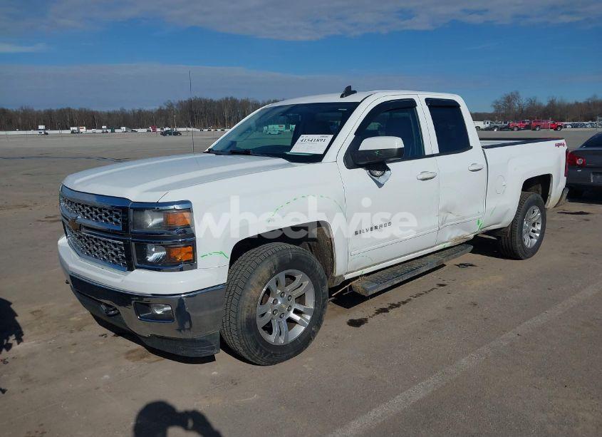 Photo 2 of 2015 Chevrolet Silverado 1500 1LT (VIN 1GCVKREC0FZ437945)