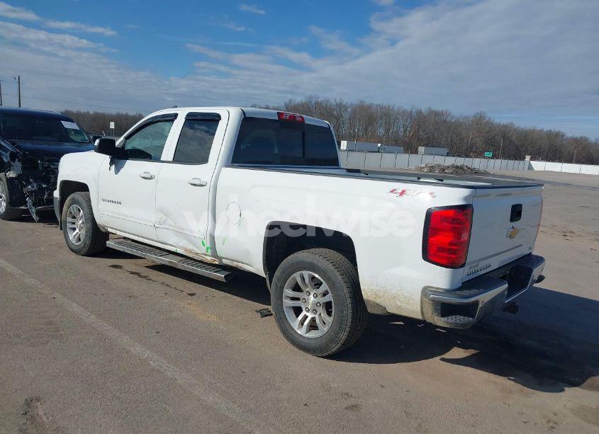 Photo 3 of 2015 Chevrolet Silverado 1500 1LT (VIN 1GCVKREC0FZ437945)
