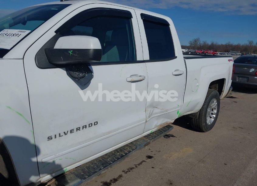 Photo 6 of 2015 Chevrolet Silverado 1500 1LT (VIN 1GCVKREC0FZ437945)
