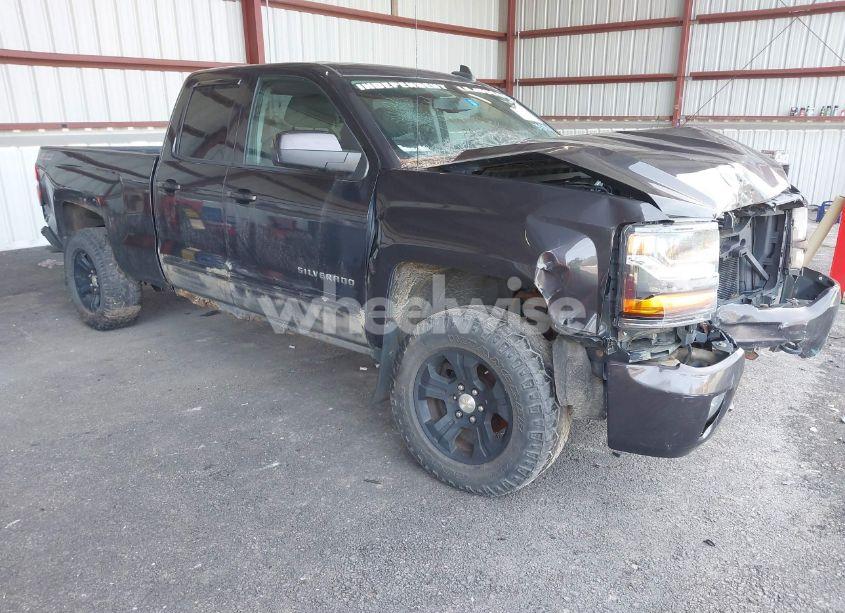 2016 Chevrolet Silverado 1500 2LT (VIN 1GCVKREC0GZ155807) main photo