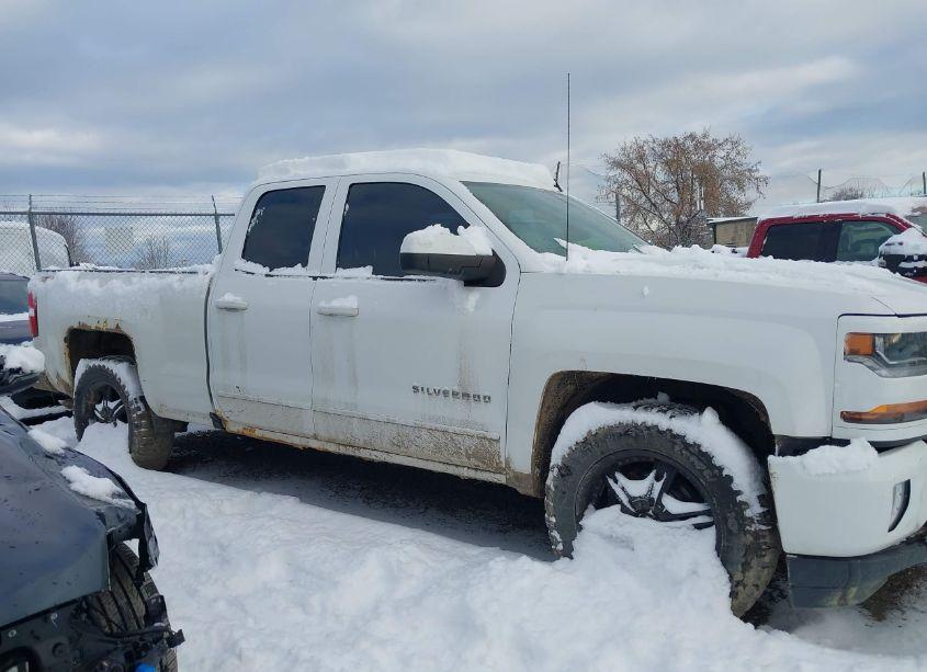 Photo 13 of 2016 Chevrolet Silverado 1500 2LT (VIN 1GCVKREC0GZ174017)