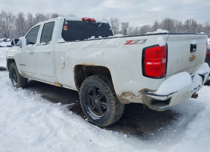 Photo 3 of 2016 Chevrolet Silverado 1500 2LT (VIN 1GCVKREC0GZ174017)