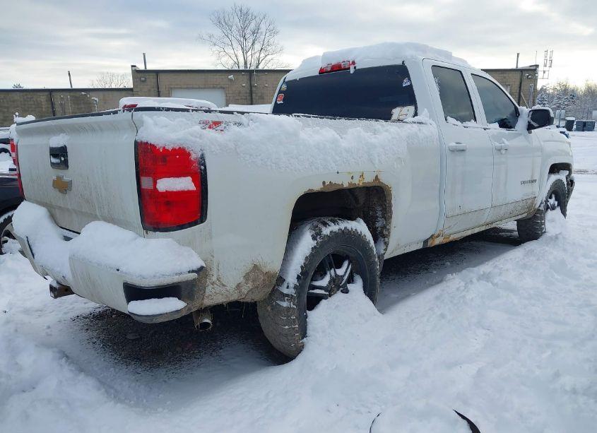 Photo 4 of 2016 Chevrolet Silverado 1500 2LT (VIN 1GCVKREC0GZ174017)