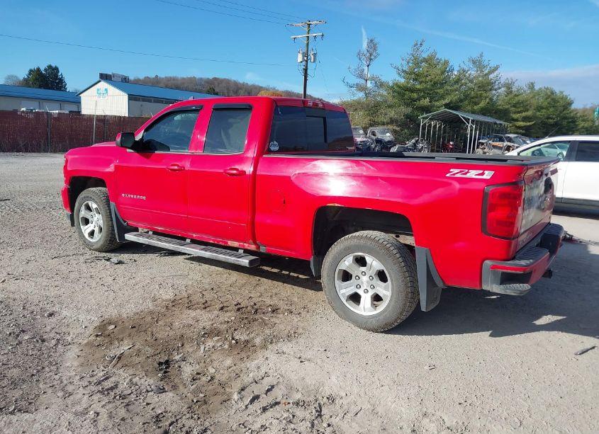 Photo 3 of 2016 Chevrolet Silverado 1500 2LT (VIN 1GCVKREC0GZ241960)