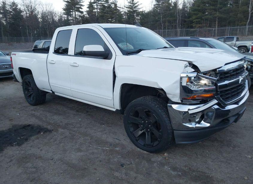 2016 Chevrolet Silverado 1500 1LT (VIN 1GCVKREC0GZ353495) main photo
