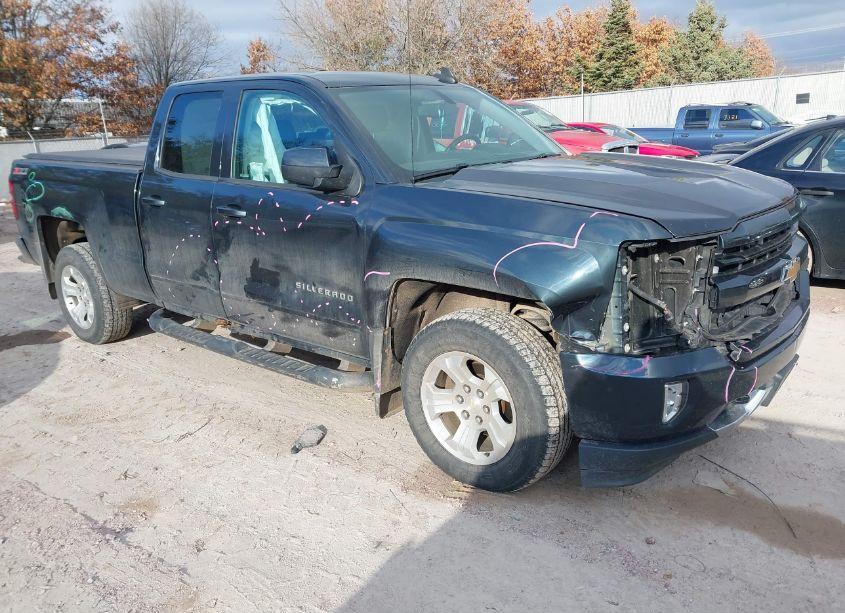 2017 Chevrolet Silverado 1500 2LT (VIN 1GCVKREC0HZ178621) main photo