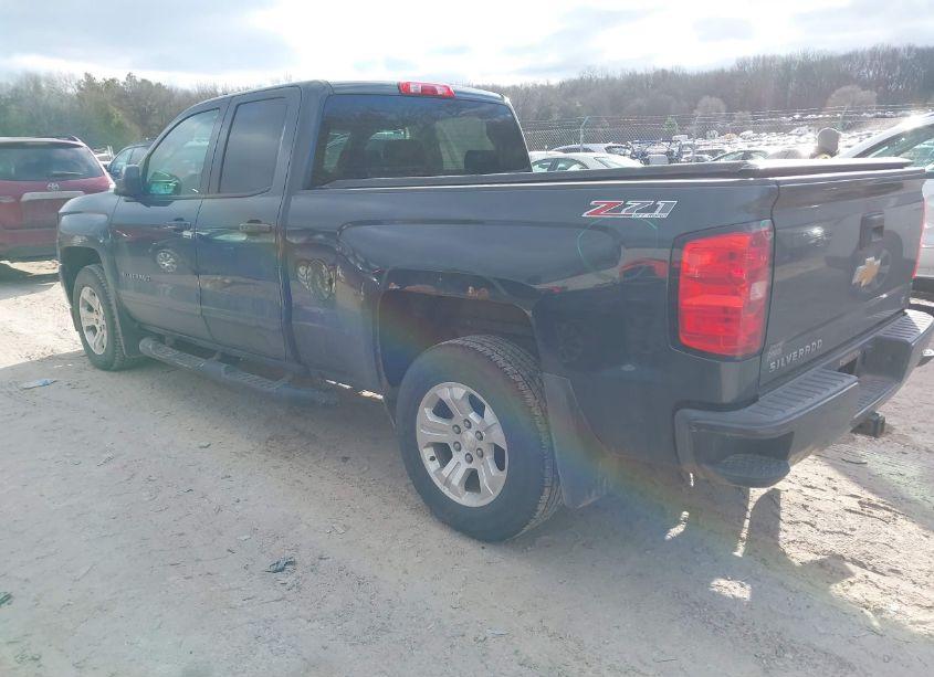 Photo 3 of 2017 Chevrolet Silverado 1500 2LT (VIN 1GCVKREC0HZ178621)