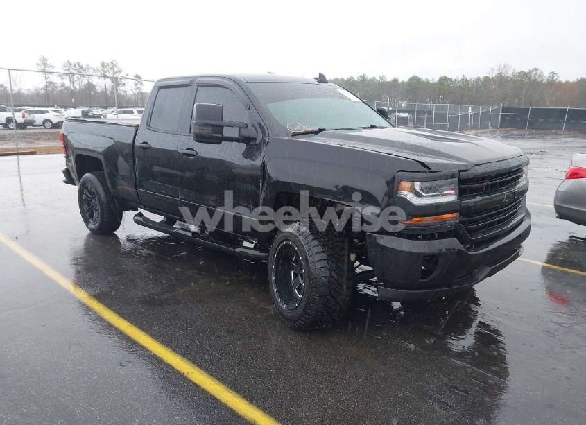 2017 Chevrolet Silverado 1500 2LT (VIN 1GCVKREC0HZ224609) main photo